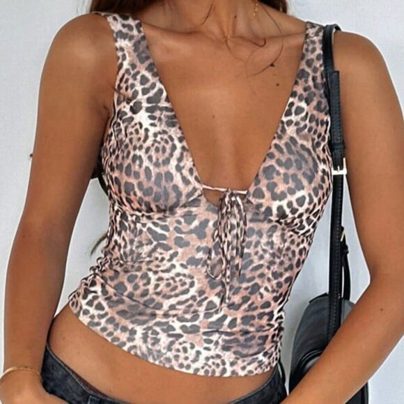 Sexy Women's V-Neck Sleeveless Front-Tie Leopard Print top - Picture 3 of 3
